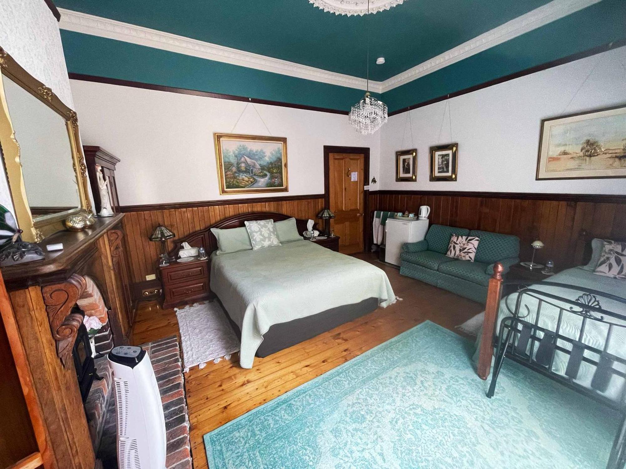 Stony Rise Cottage B&B Девонпорт Екстер'єр фото